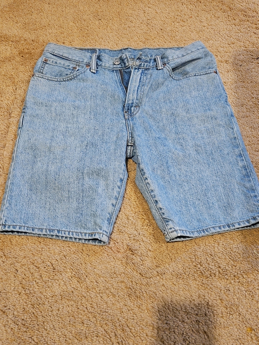 Levi Strauss & Co. 505 Men's Light Blue Denim Jean Shorts - Classic Casual Style